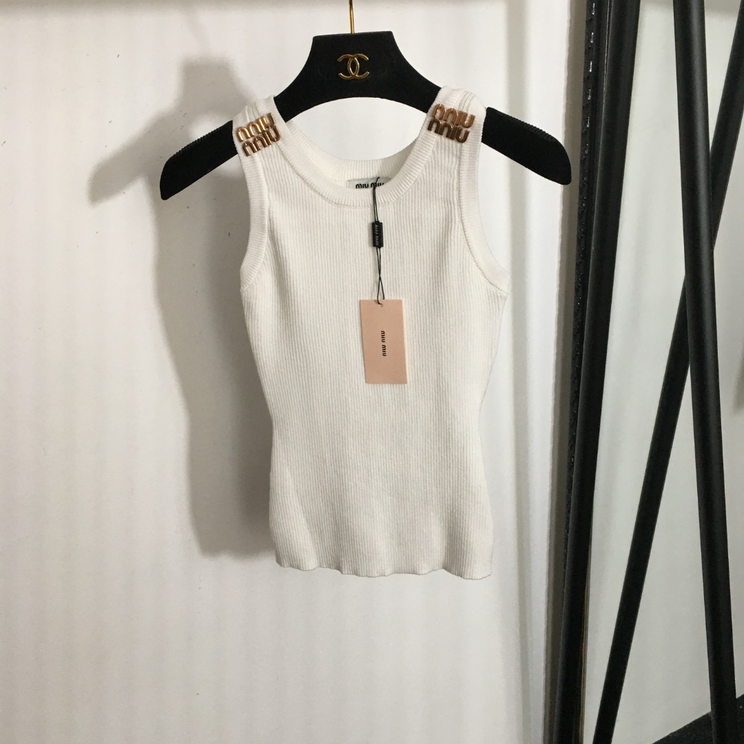 MIU Metal logo letter decorative vertical stripe slim knit vest