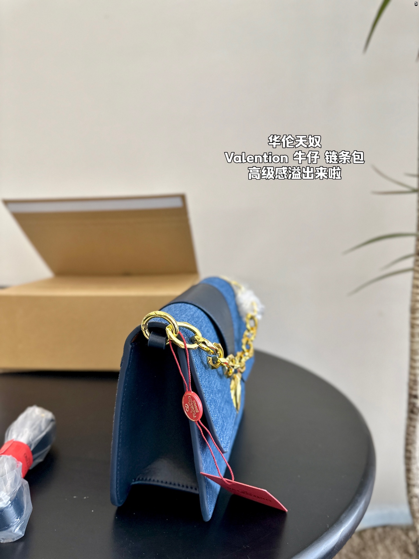 V-NO Jeans chain bag The sense of advanced is overflowing. This face value is very versatile.