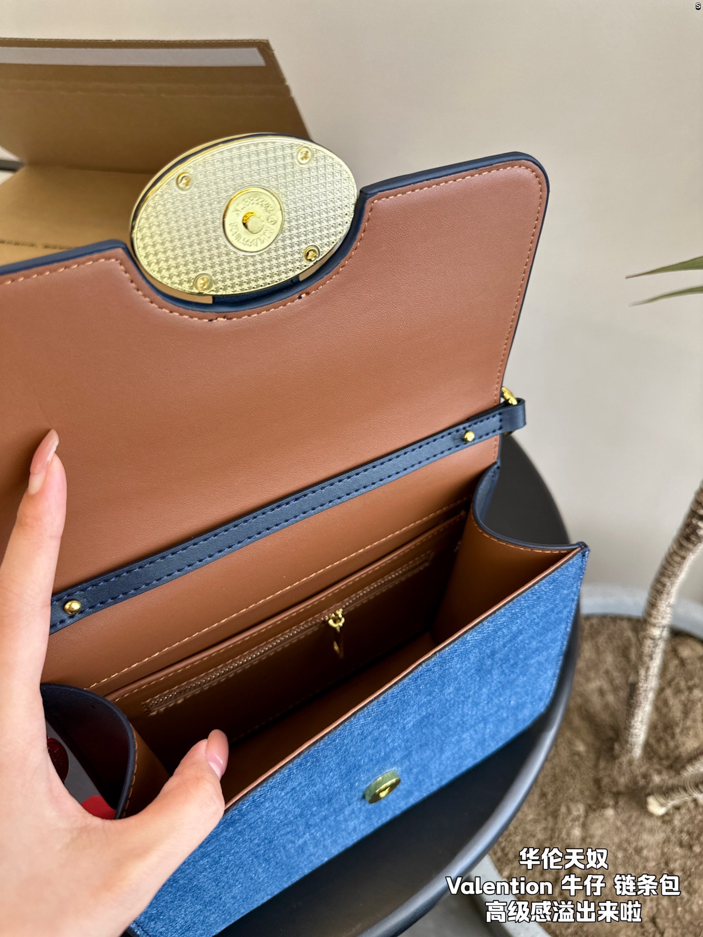 V-NO Jeans chain bag The sense of advanced is overflowing. This face value is very versatile.