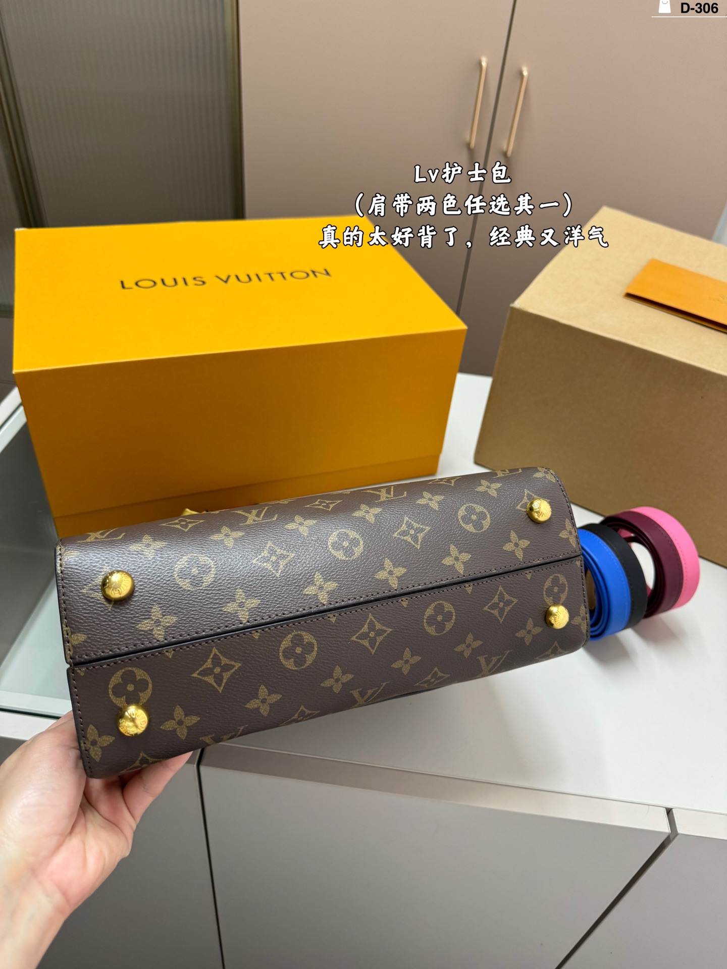 L-V The new nurse bag has either of two shoulder straps. Counter new Cluny presbyopic handbag