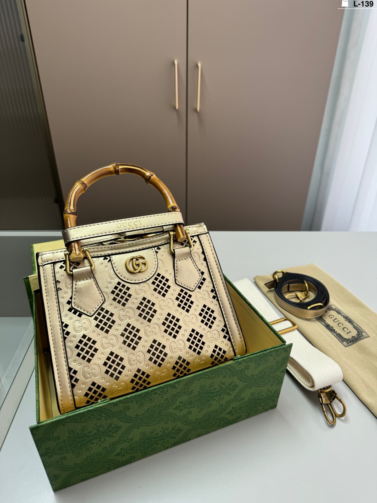 G-G Hollow series bamboo portable Diana shopping bag latest series