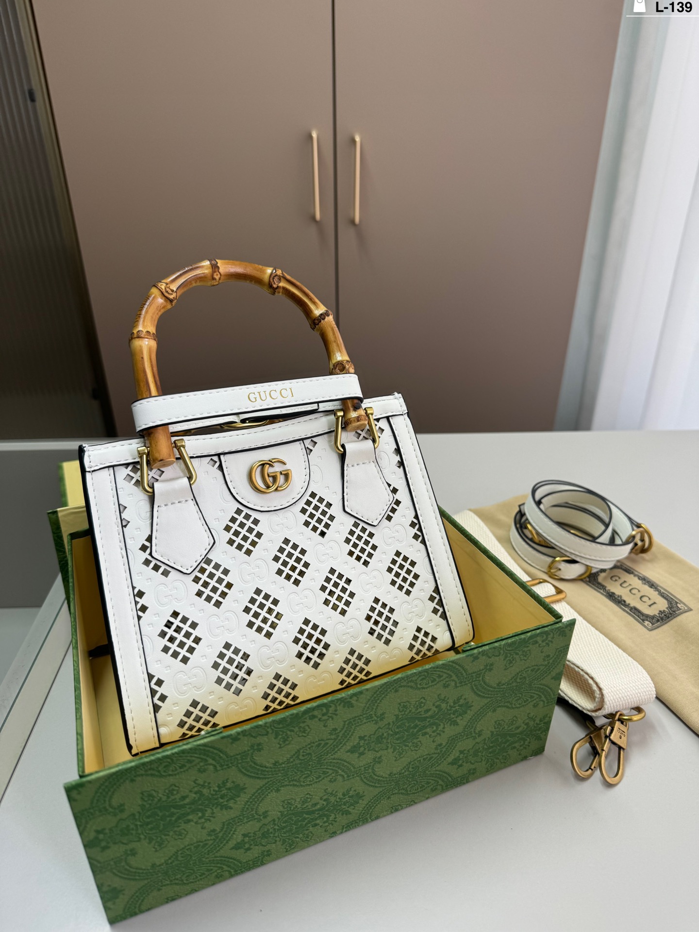 G-G Hollow series bamboo portable Diana shopping bag latest series