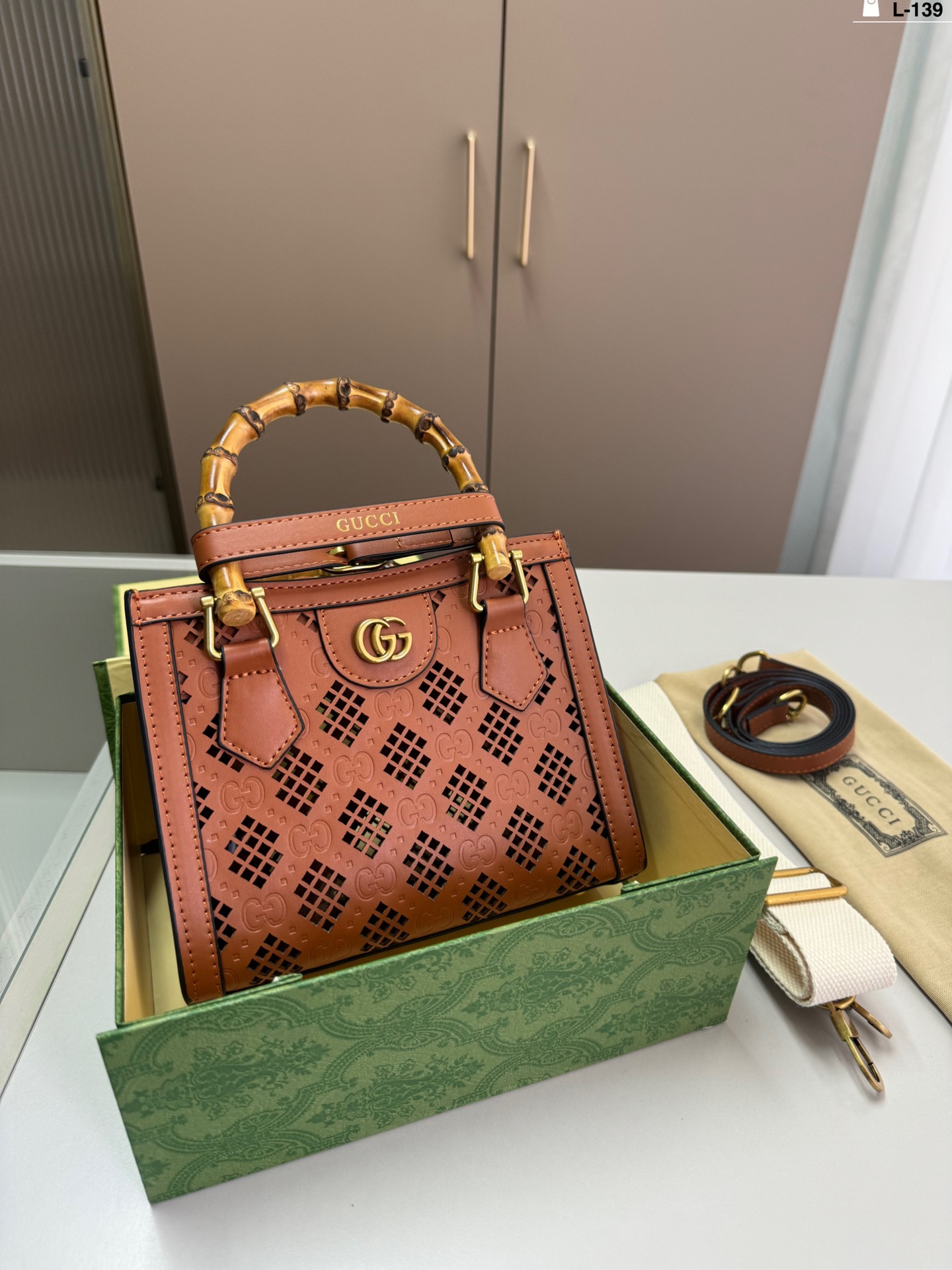 G-G Hollow series bamboo portable Diana shopping bag latest series