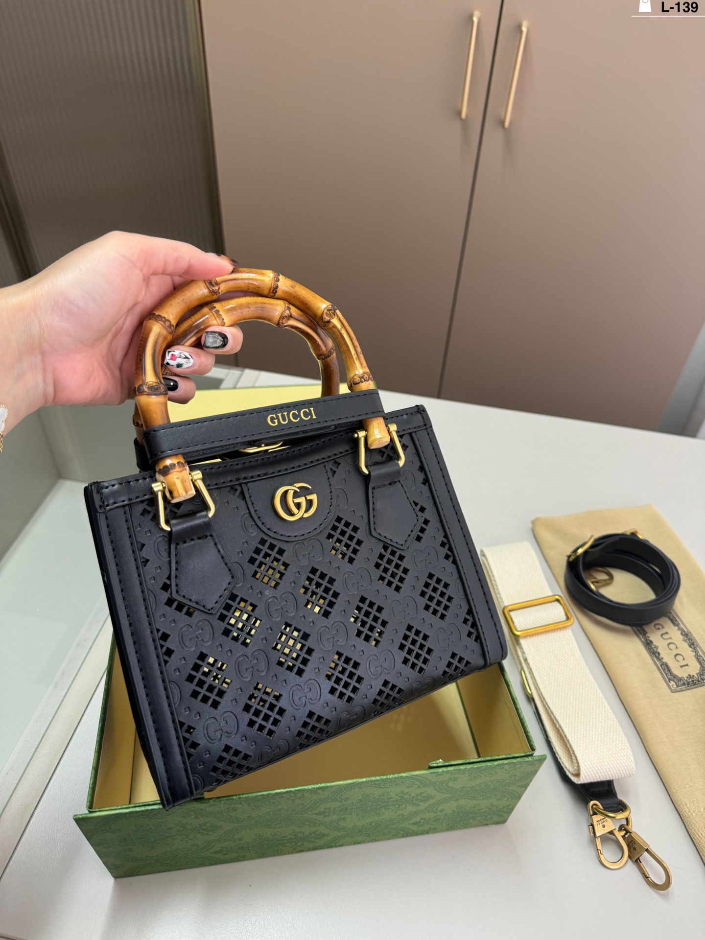 G-G Hollow series bamboo portable Diana shopping bag latest series