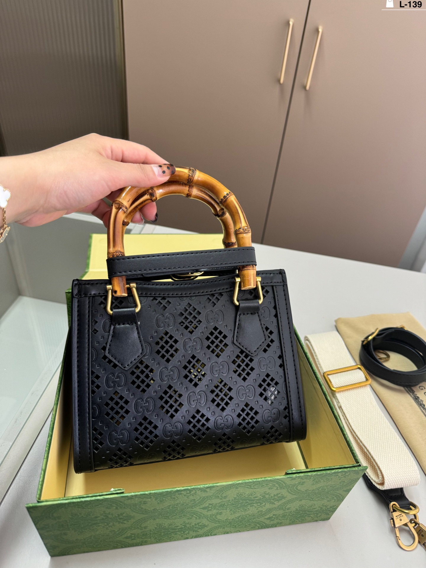 G-G Hollow series bamboo portable Diana shopping bag latest series