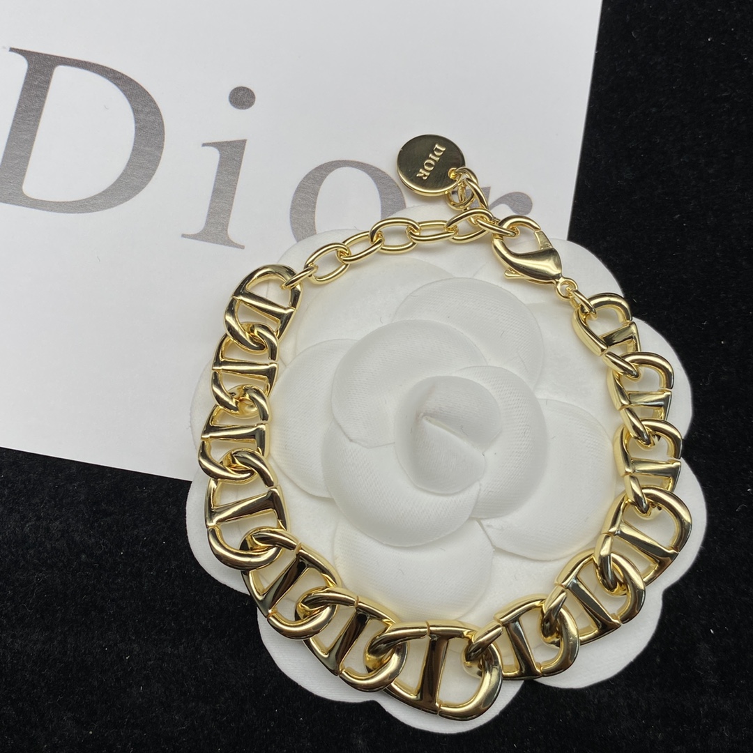 D-R New suit necklace bracelet