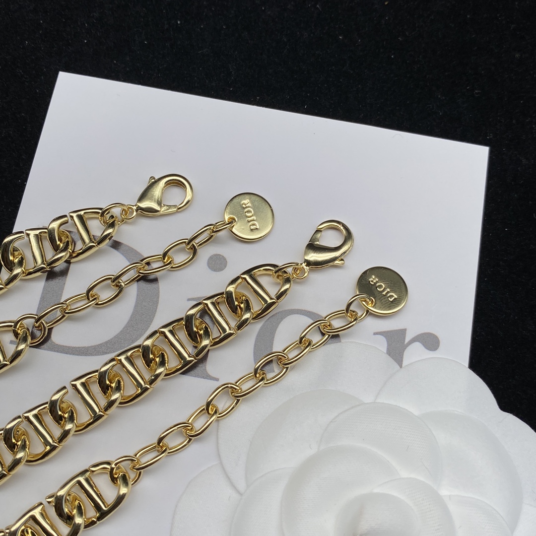 D-R New suit necklace bracelet