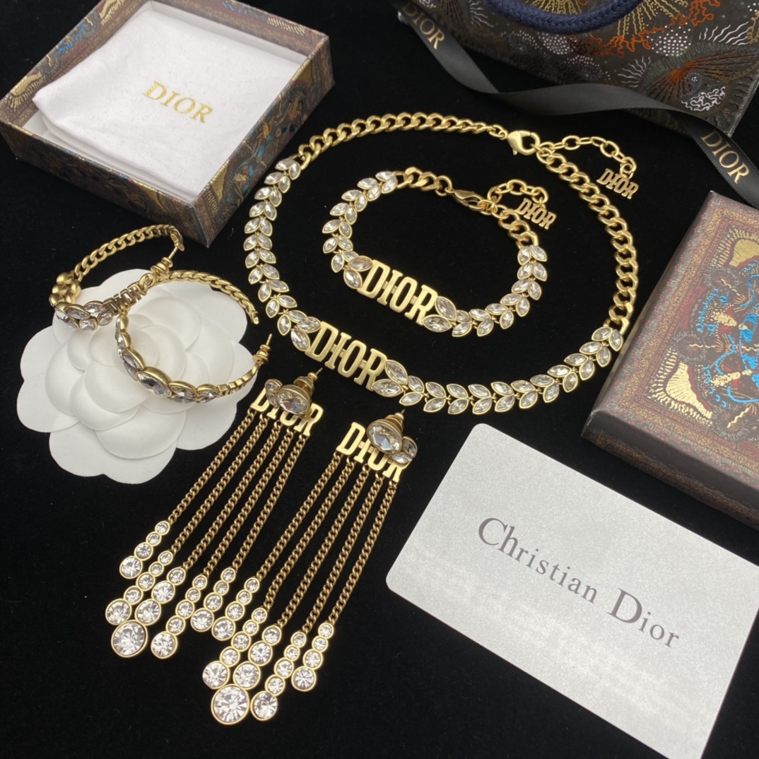 D-R New letter studded fashion temperament set necklace bracelet Earrings Earrings