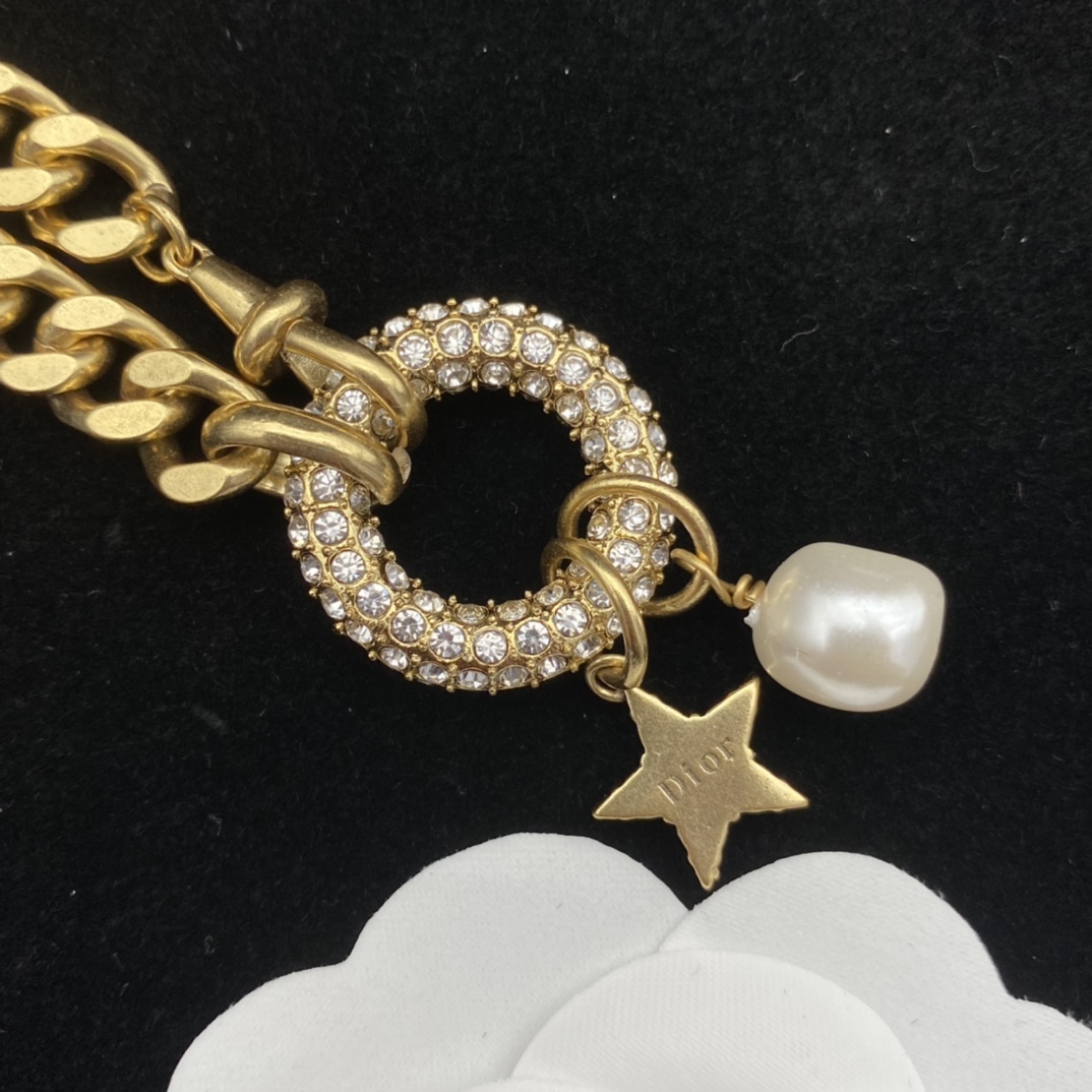 D-R set necklace  bracelet  earrings 