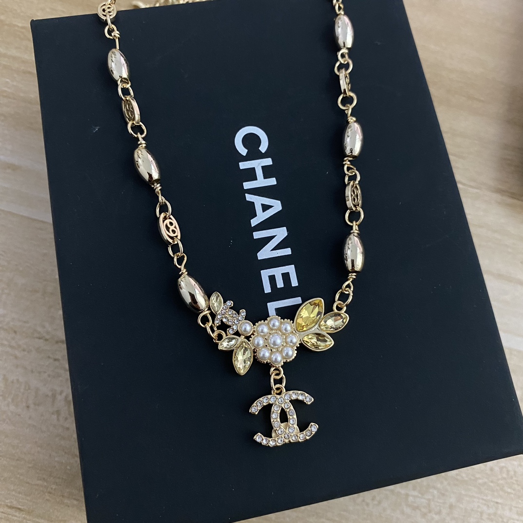 C-L New necklace