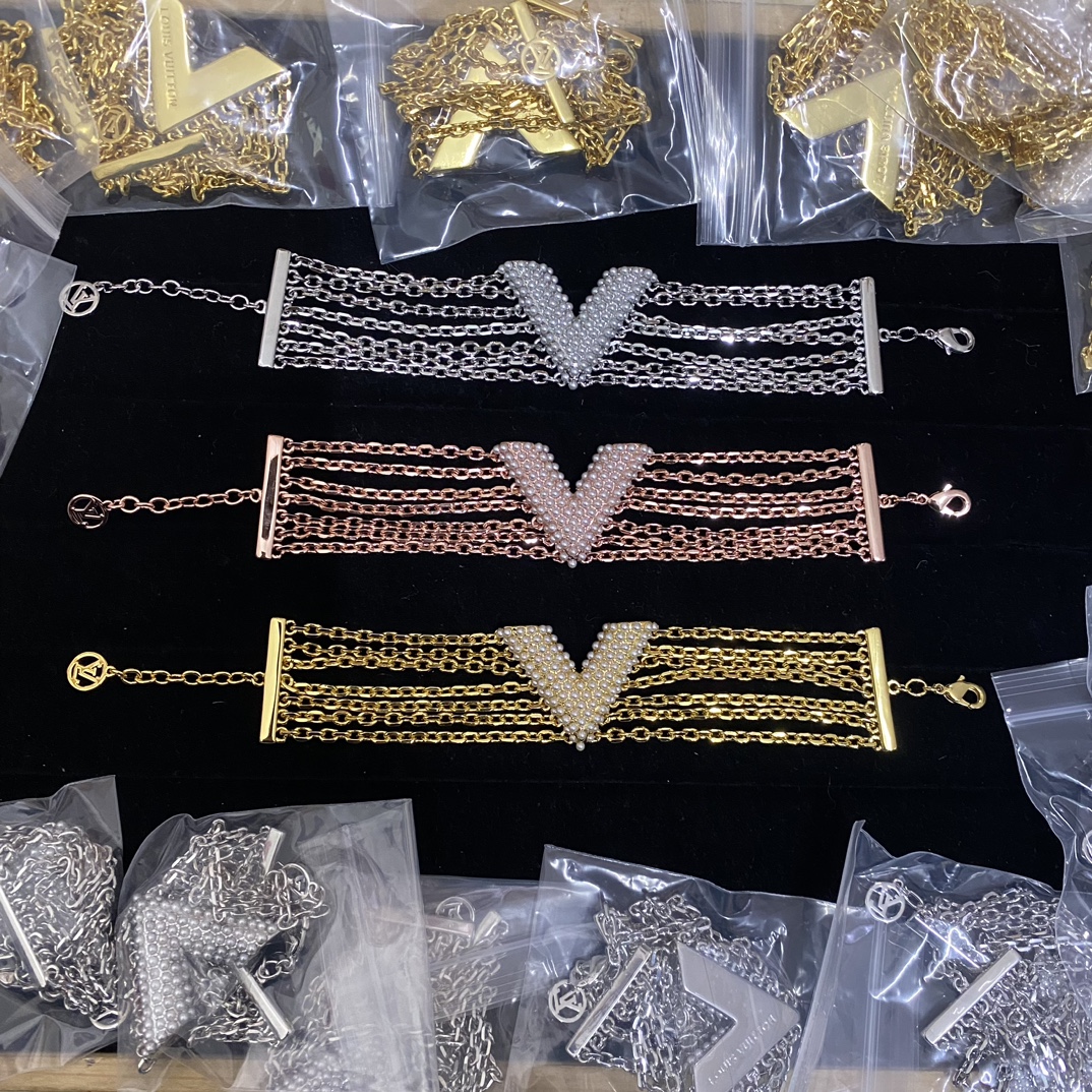 L-V New bracelet