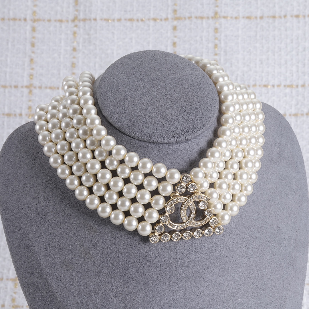 C-L New necklace