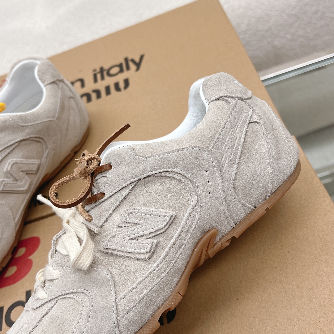 N-B New sports shoes