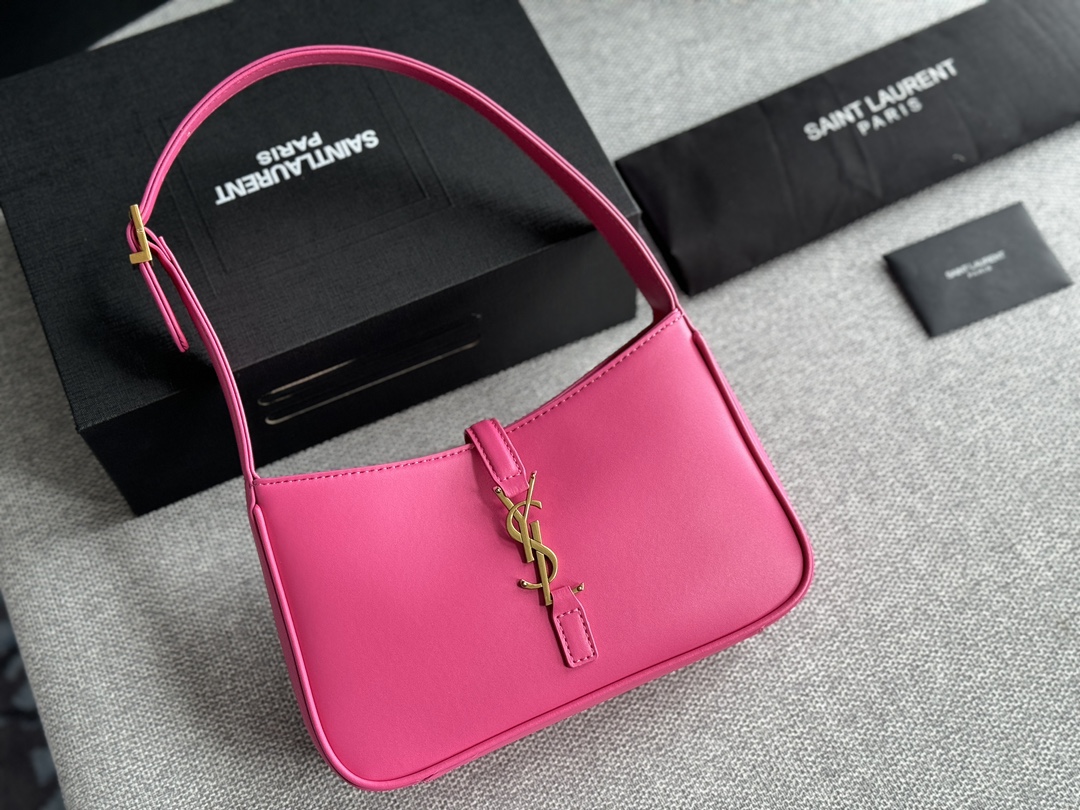 YS-L This is definitely the originator of underarm bag.