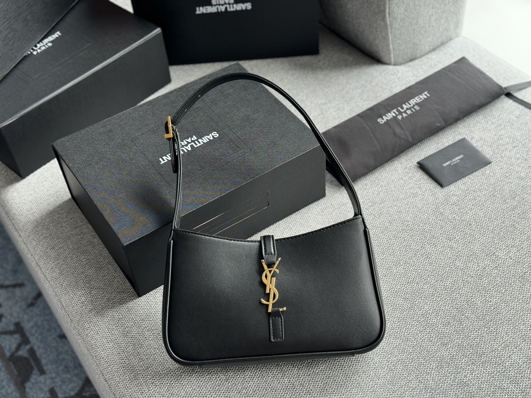 YS-L This is definitely the originator of underarm bag.