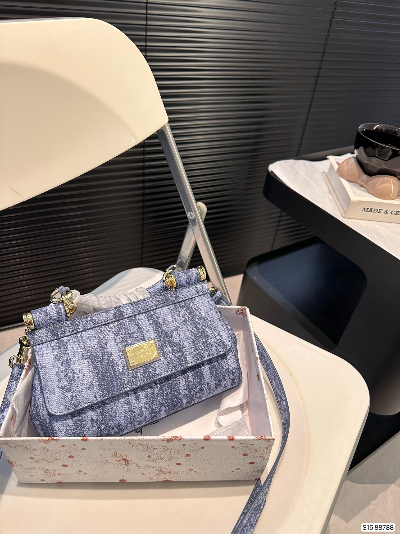 D-G New portable shoulder slung official website latest bag.