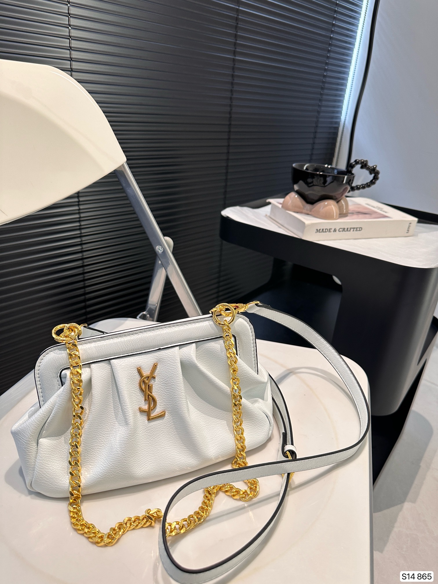 YS-L Very practical and versatile. This one is light and durable.