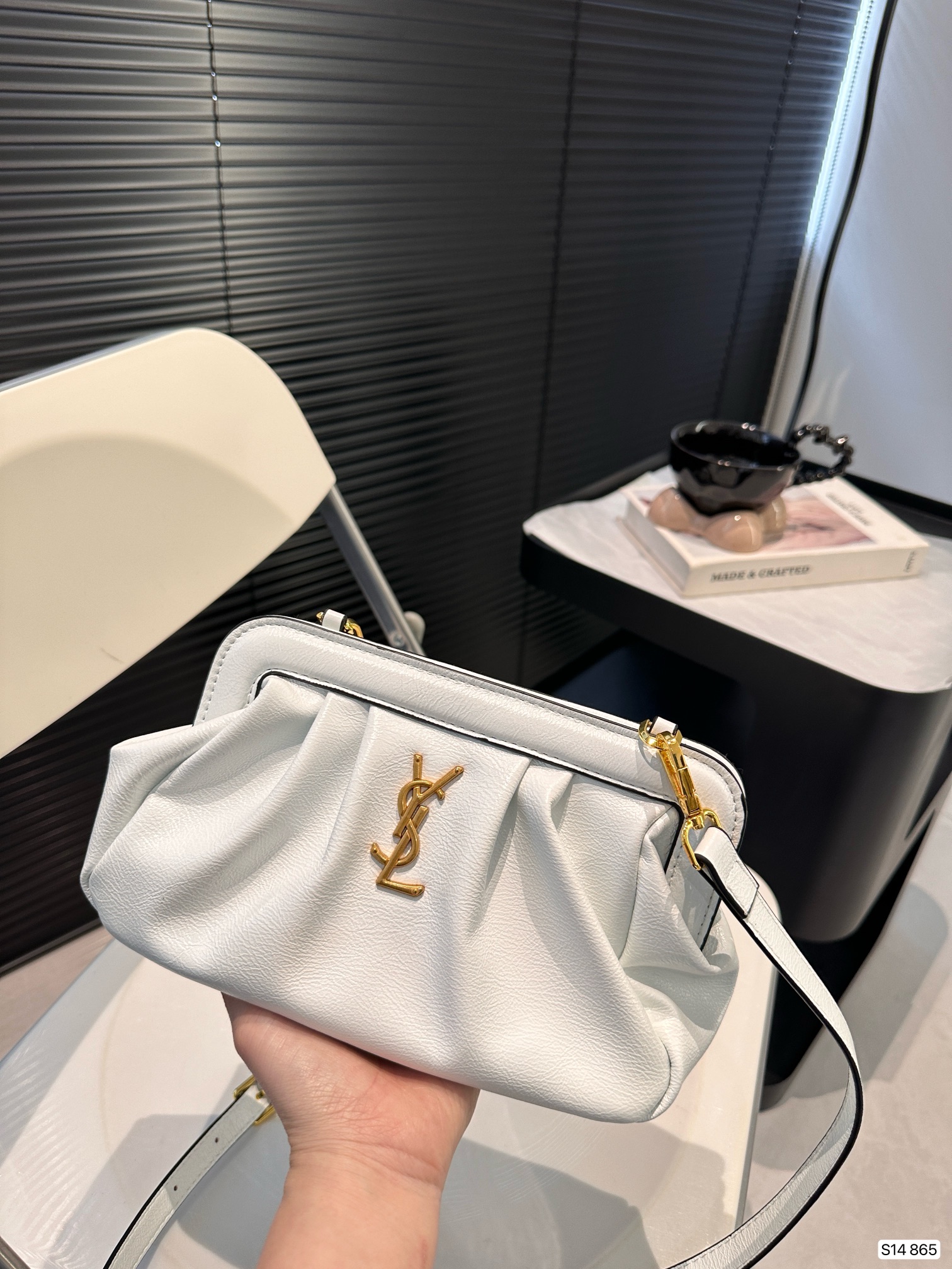 YS-L Very practical and versatile. This one is light and durable.