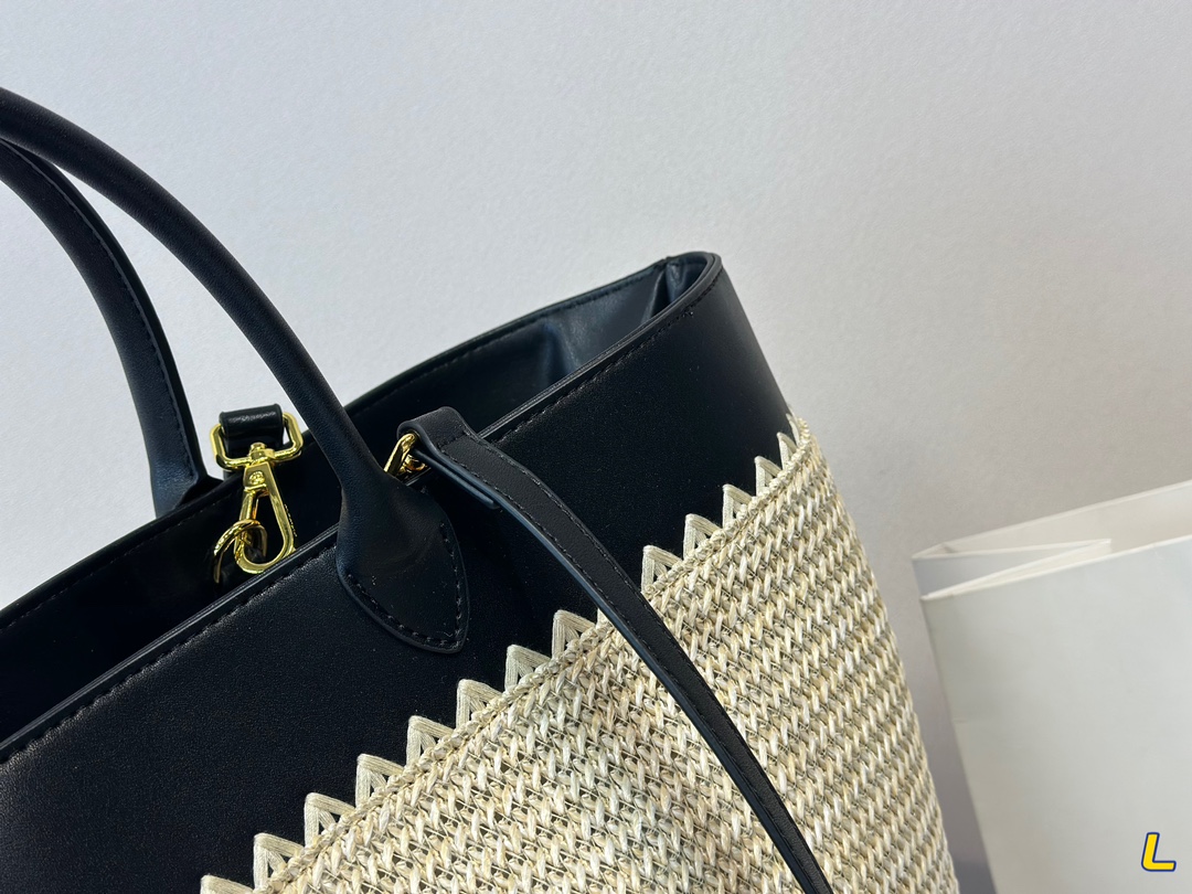 P-A There are so many hand-woven styles of Lafite this year, each with its own characteristics. This time, summer has come innocently.