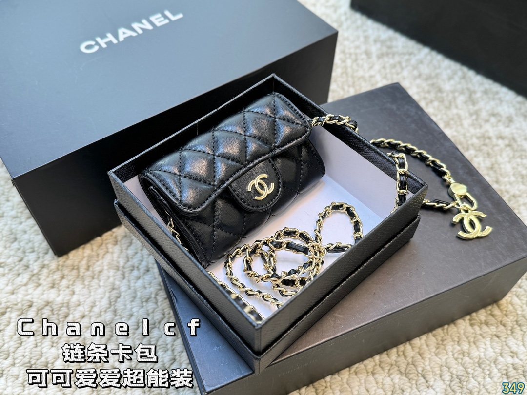 C-L Cf chain card package Xiao Xiang Jia Xiao Xiao yi zhi You can put a dozen cards and some cash. A particularly practical one!