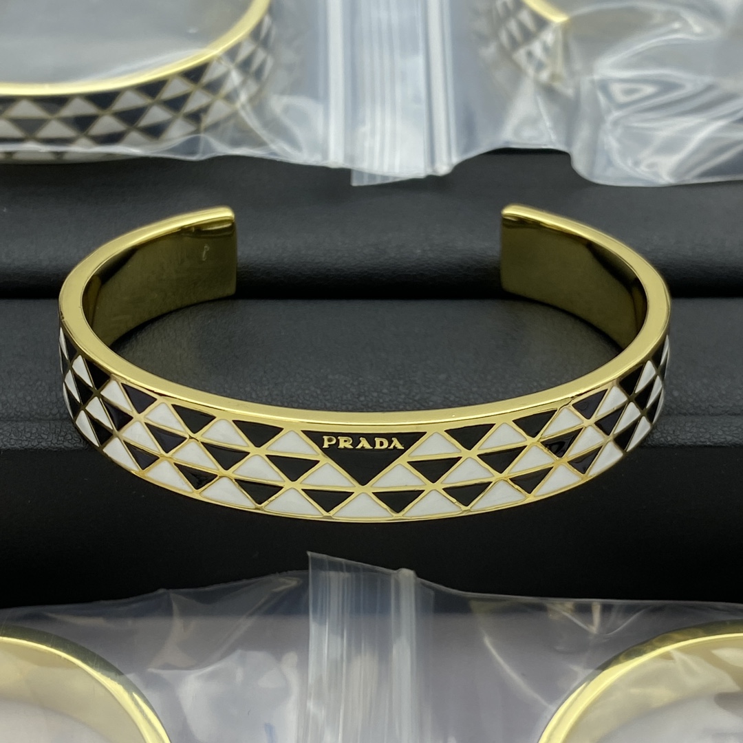 P-A Bracelet arrival