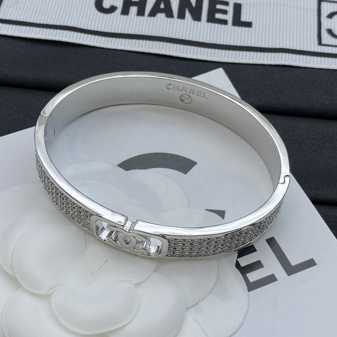 C-L New bracelet