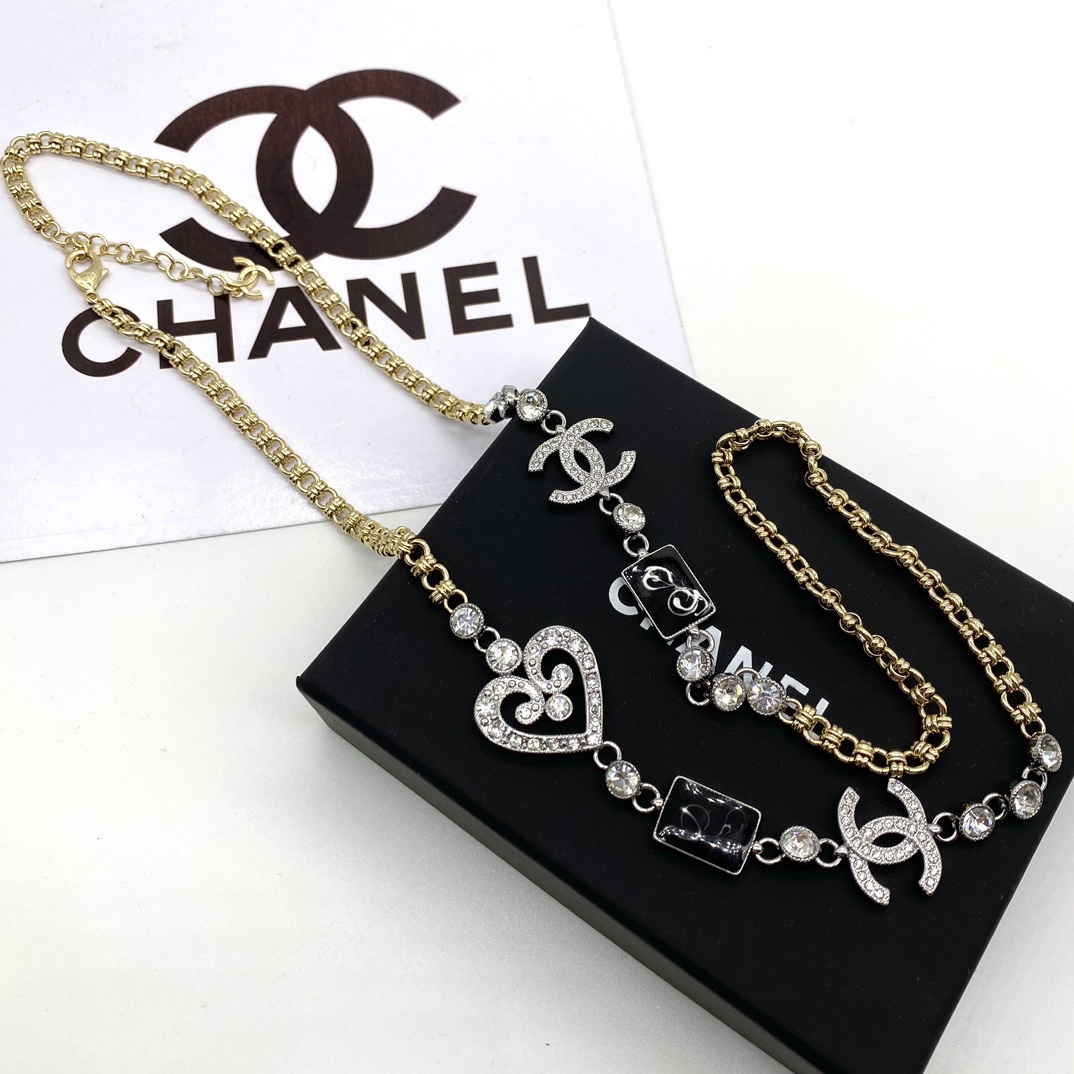 C-L New sweater necklace