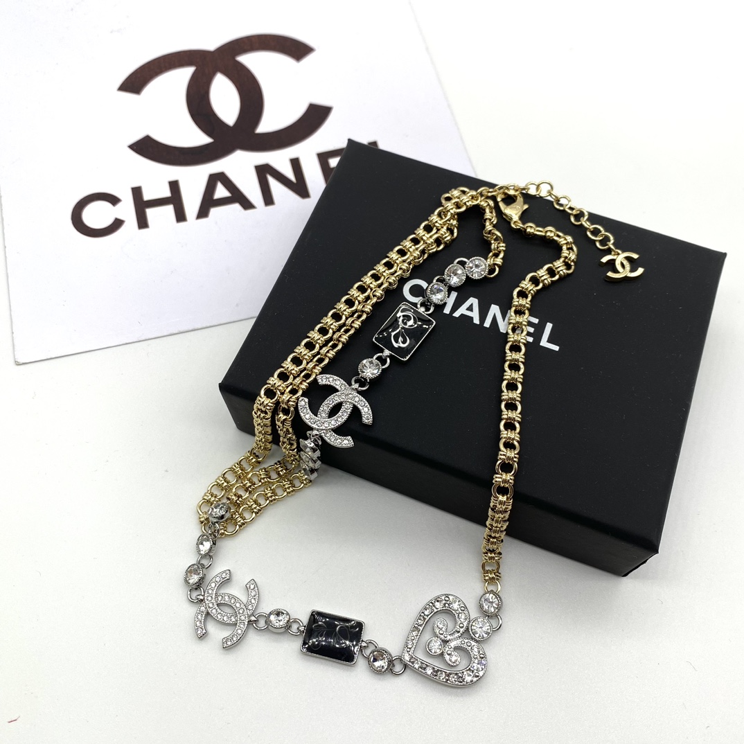 C-L New sweater necklace