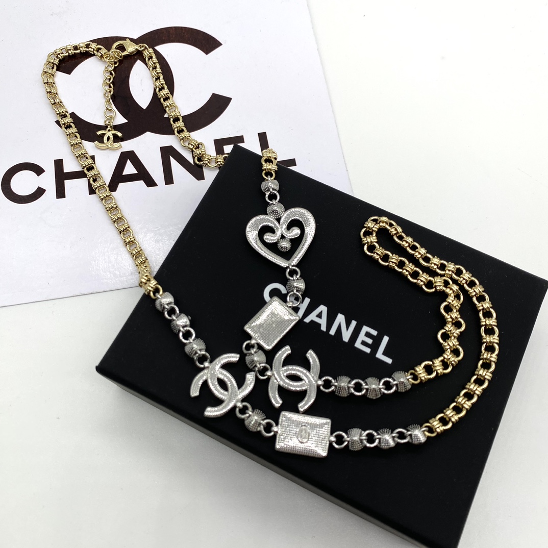 C-L New sweater necklace