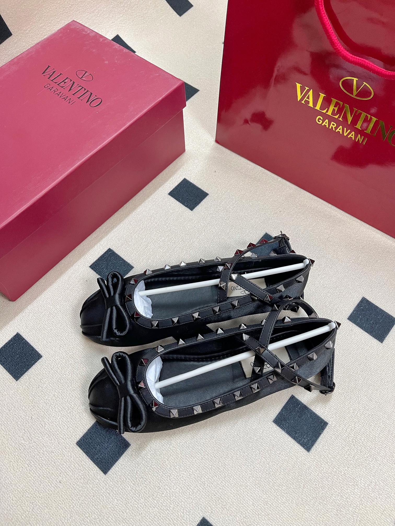 V-NO New satin ballet shoes in early autumn