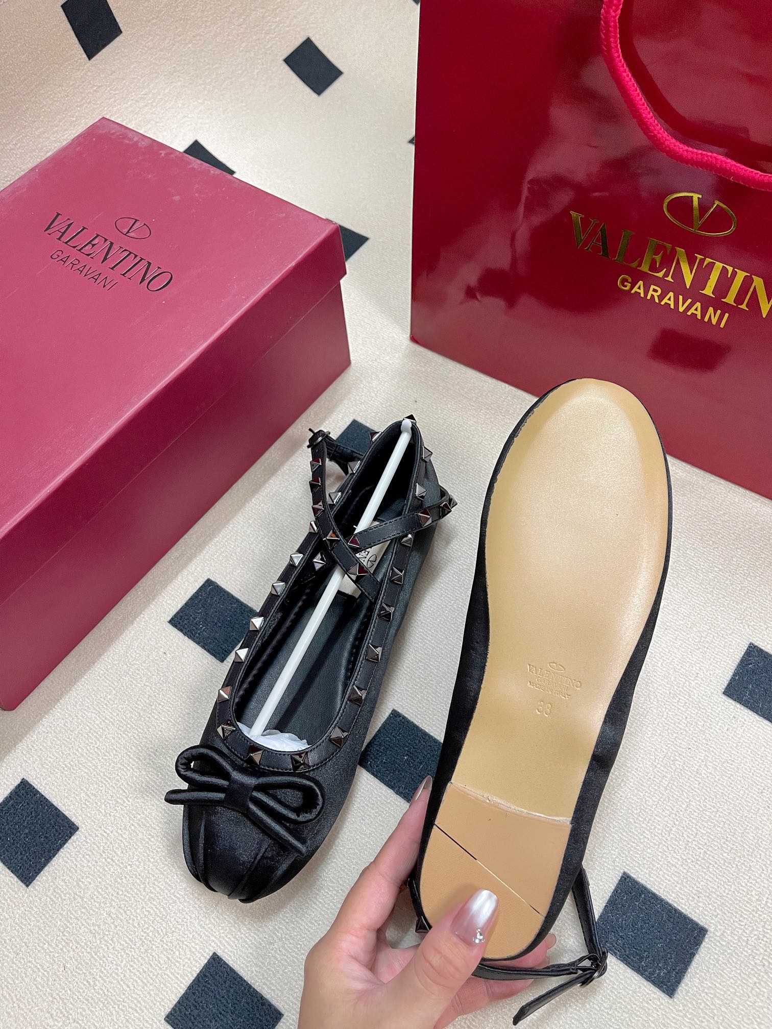 V-NO New satin ballet shoes in early autumn