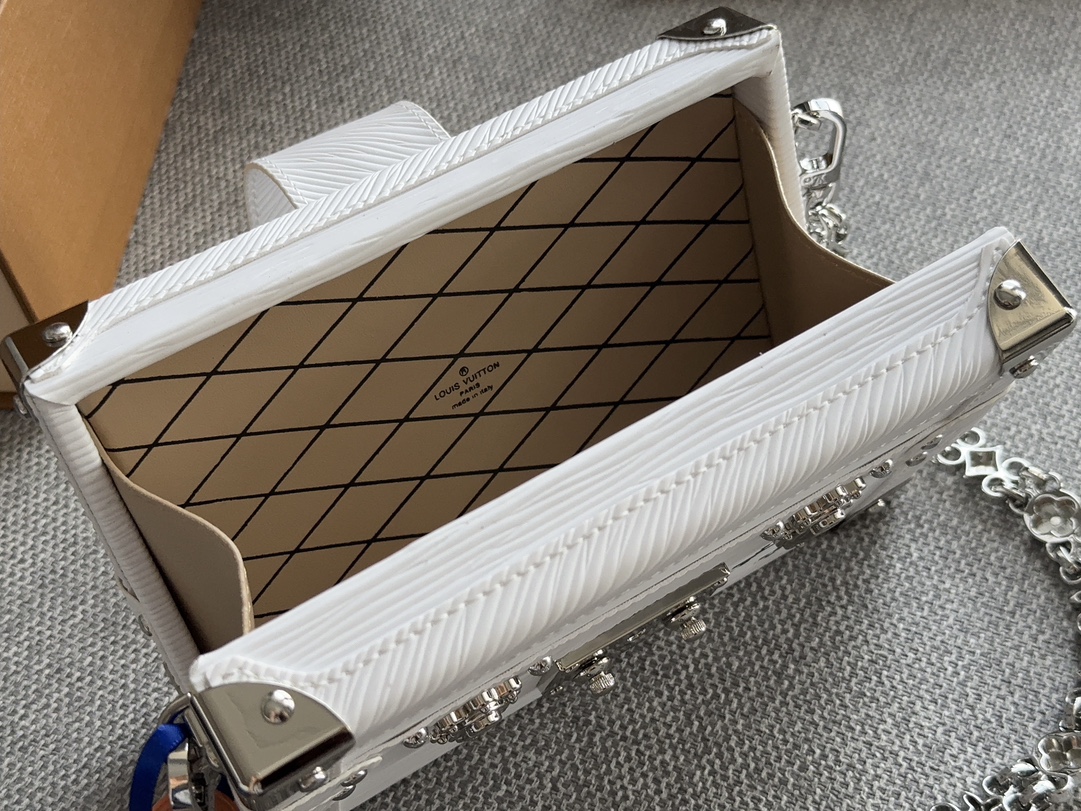 L-V Little box, little Marley