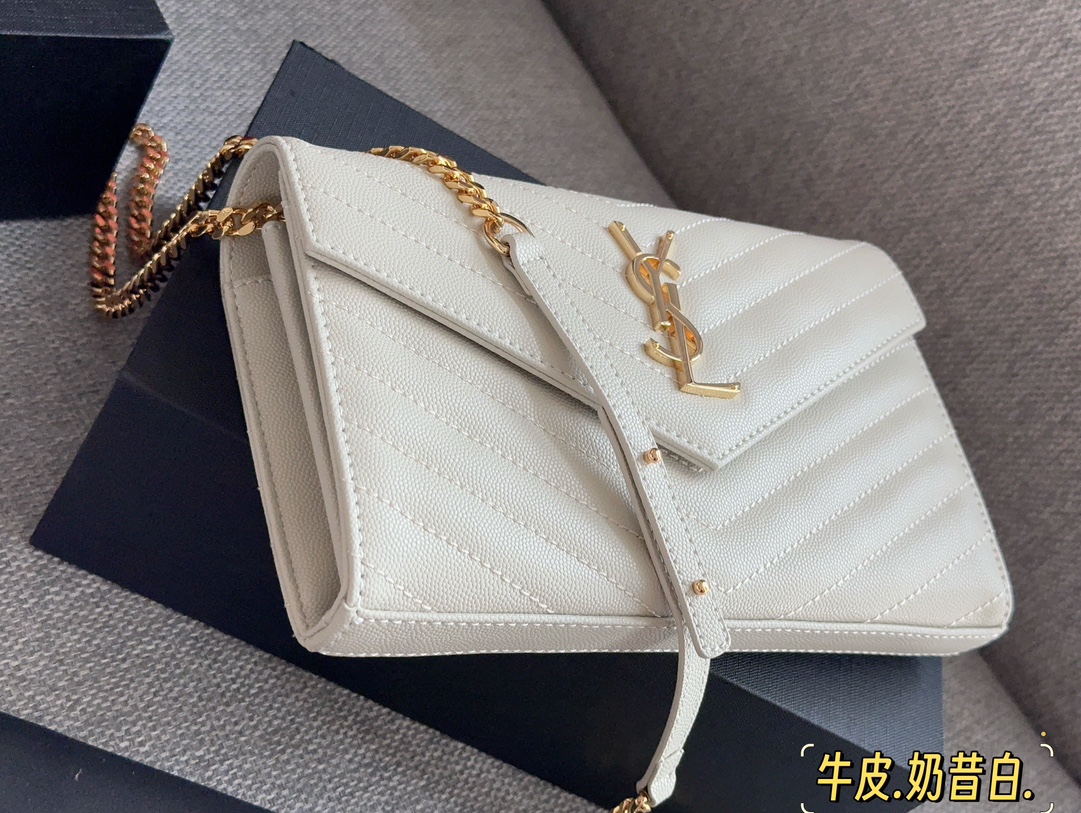 YS-L Woc envelope wrapped caviar cowhide looks very good! Wear resistance and durability!