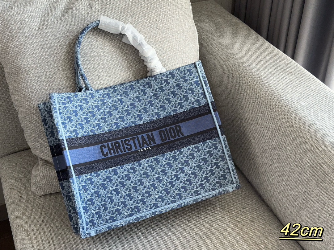 D-R CDBooktote24ss latest shopping bag Three-dimensional embroidery is not ordinary goods