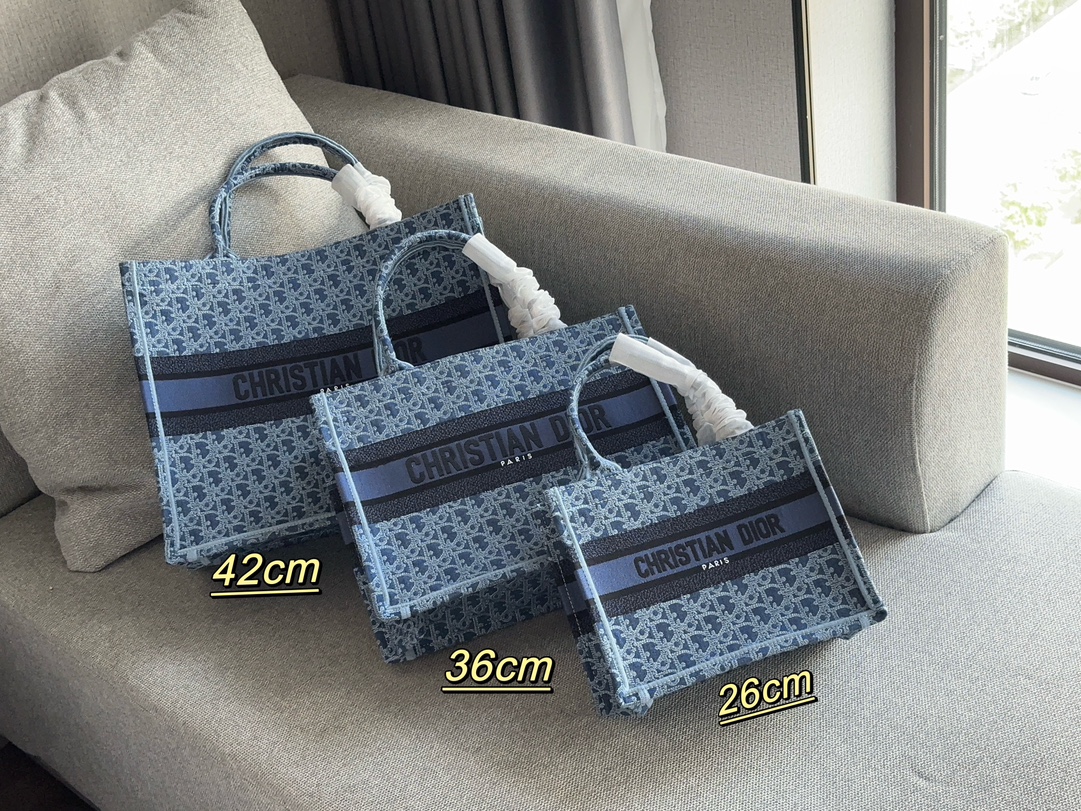 D-R CDBooktote24ss latest shopping bag Three-dimensional embroidery is not ordinary goods
