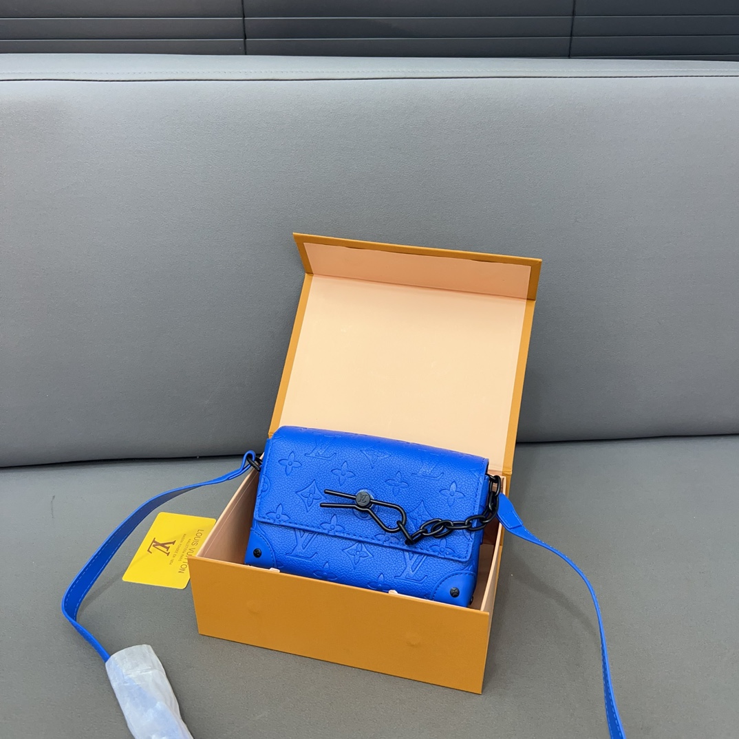 L-V Chain shoulder bag STEAMER messenger bag Crossbody bag unisex exquisite inlay work.