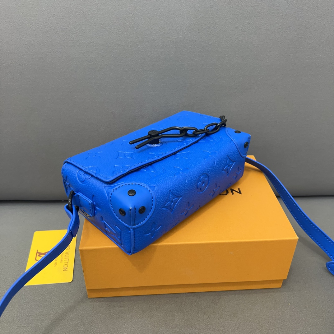 L-V Chain shoulder bag STEAMER messenger bag Crossbody bag unisex exquisite inlay work.