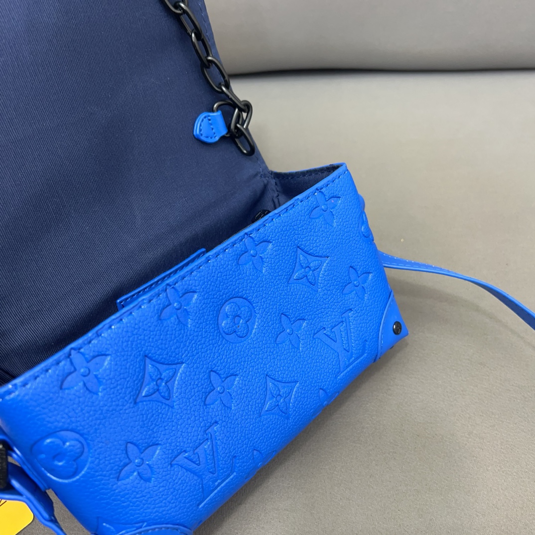 L-V Chain shoulder bag STEAMER messenger bag Crossbody bag unisex exquisite inlay work.