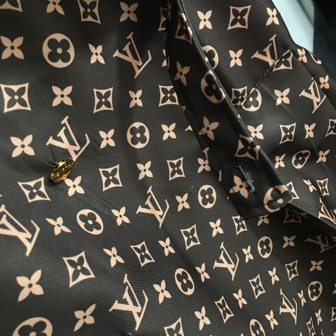 L-V New reading logo printed sleeveless vest dress, coffee color.