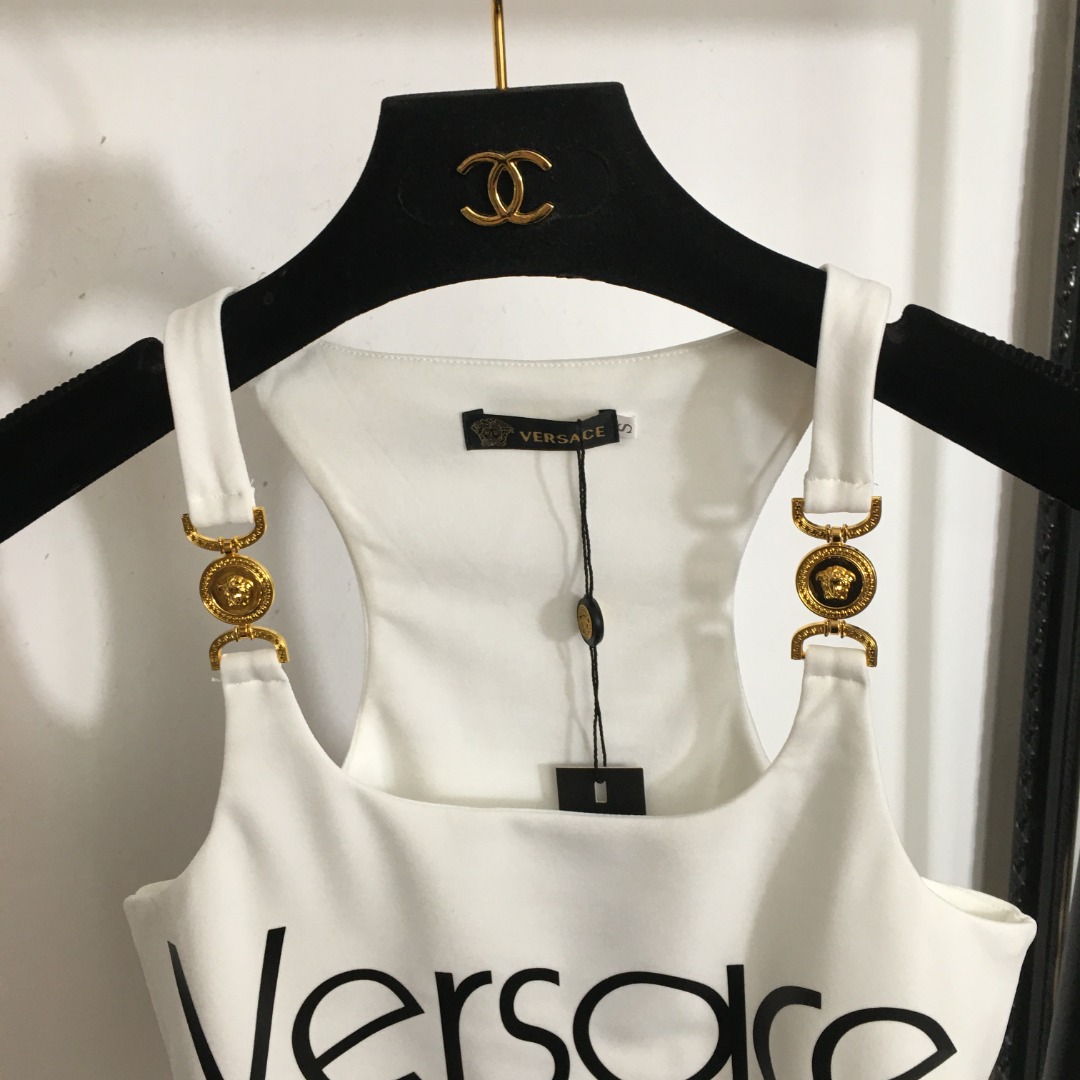 VER-E New Medusa short navel vest with shoulder buckle letter printing.