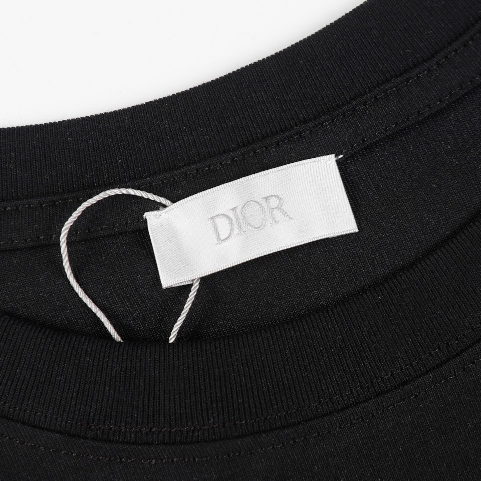 D-R T-shirt with round neck and short sleeves