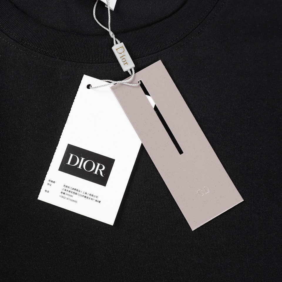 D-R T-shirt with round neck and short sleeves
