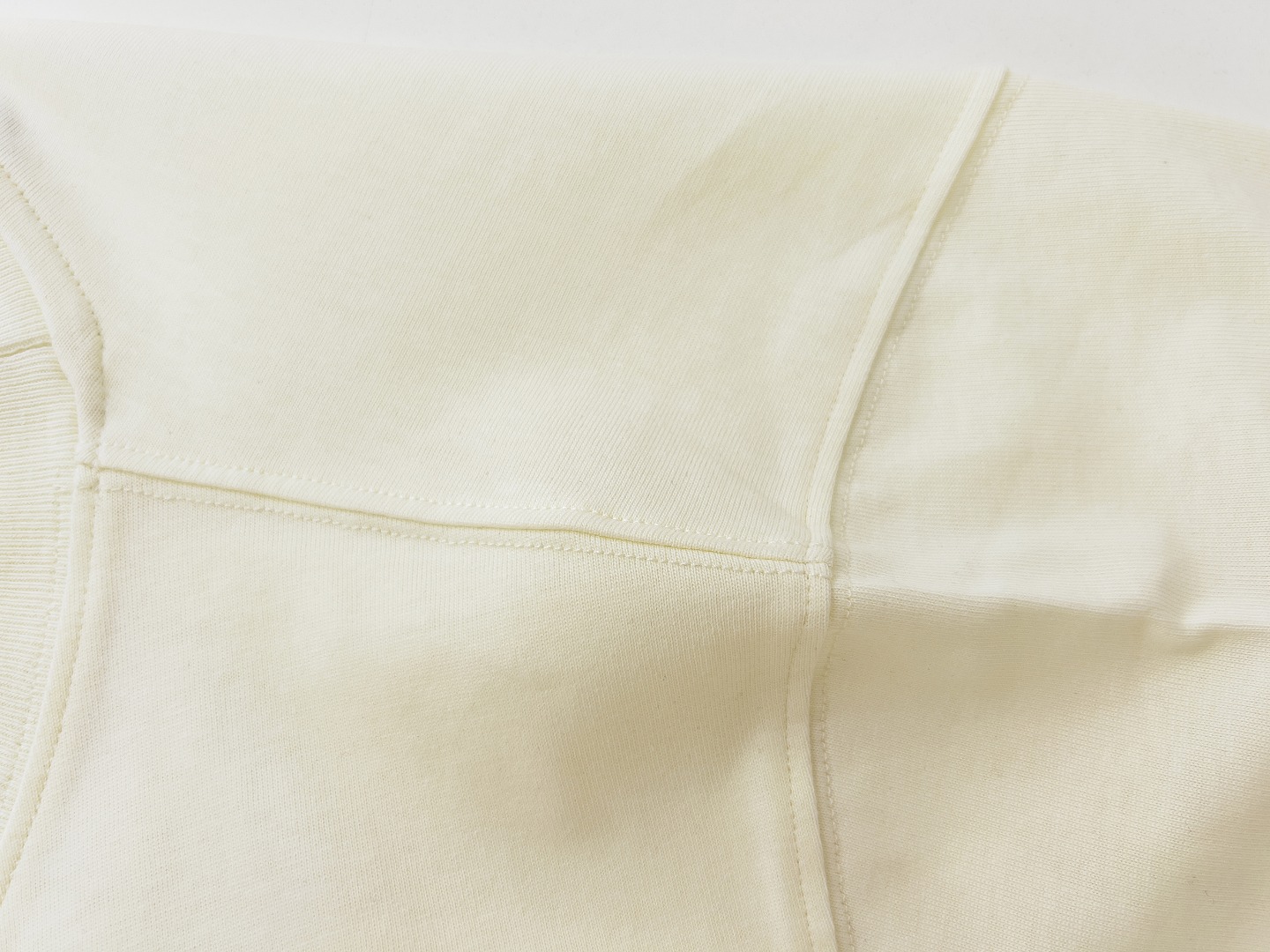 G-G New Digital Printed Short-sleeved T-shirt in Season