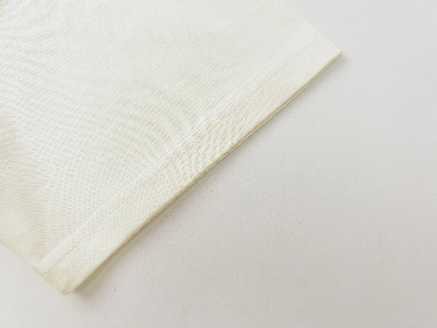 G-G New Digital Printed Short-sleeved T-shirt in Season