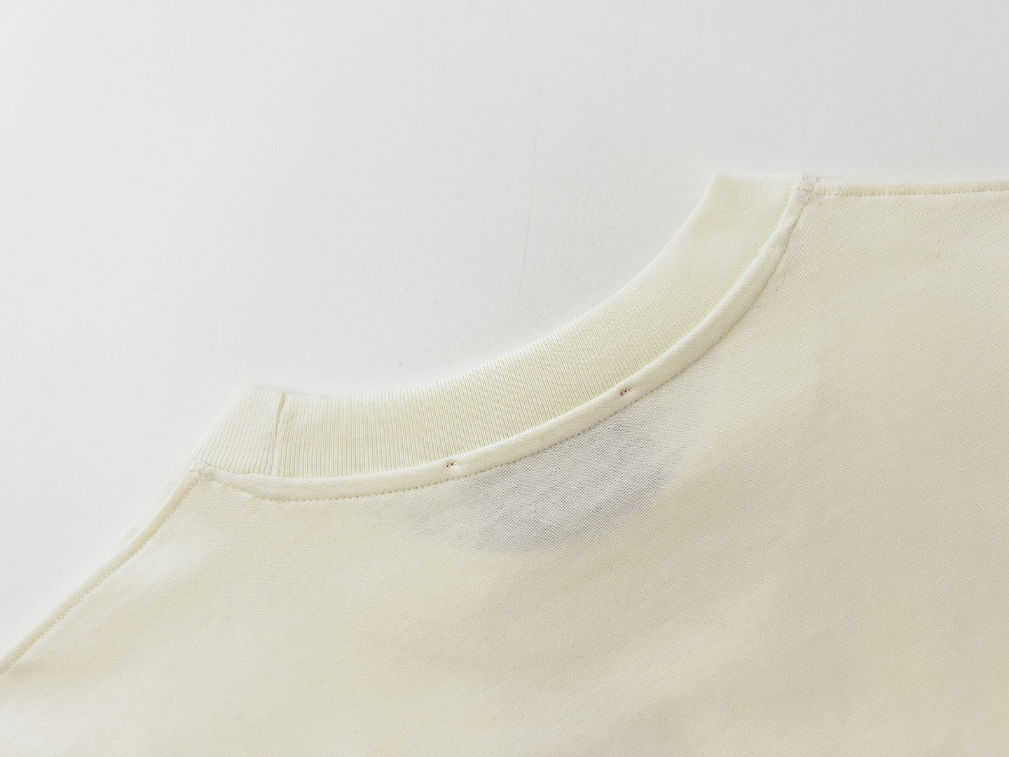 G-G New Digital Printed Short-sleeved T-shirt in Season