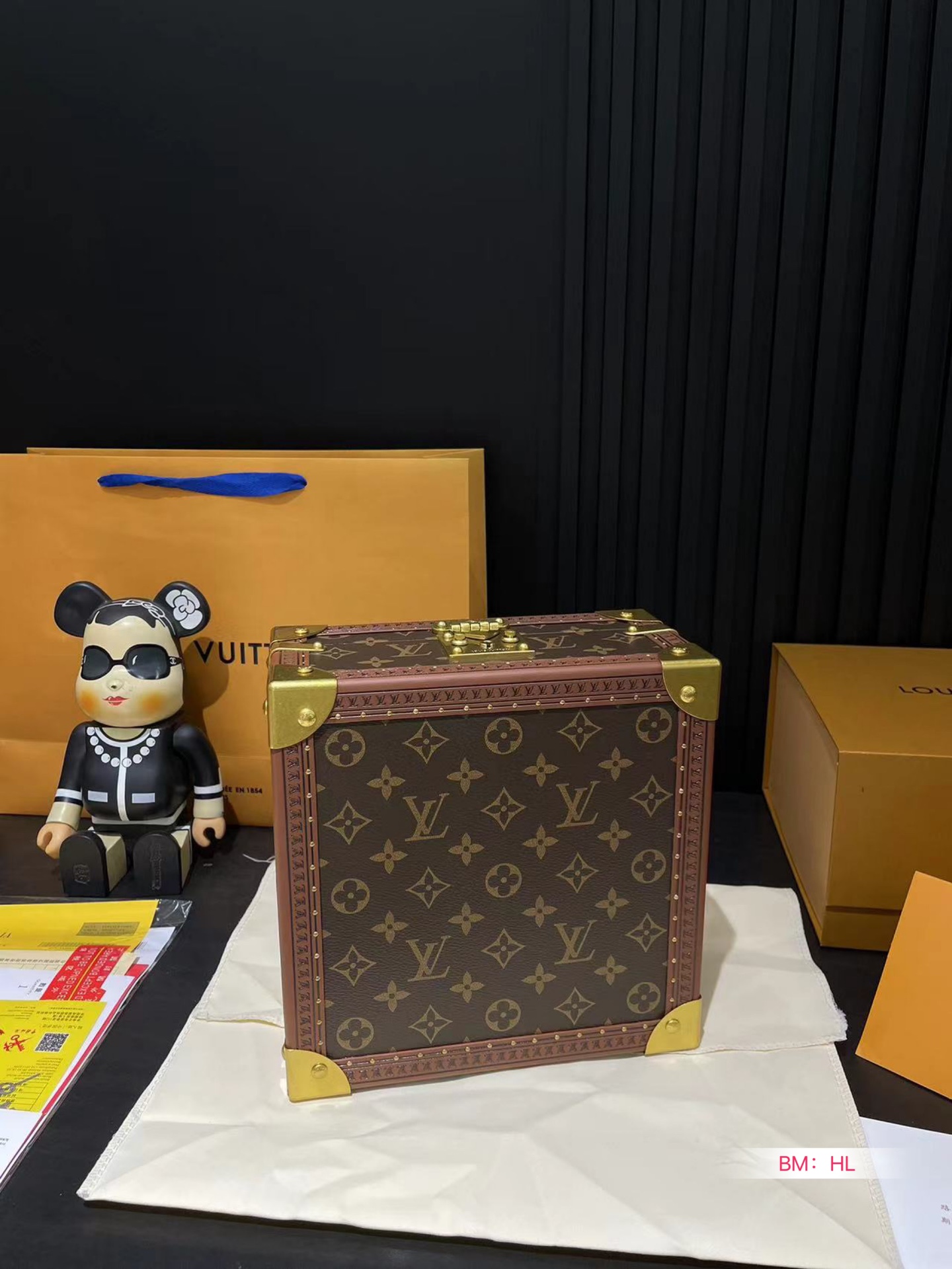 L-V Hard box jewelry storage box