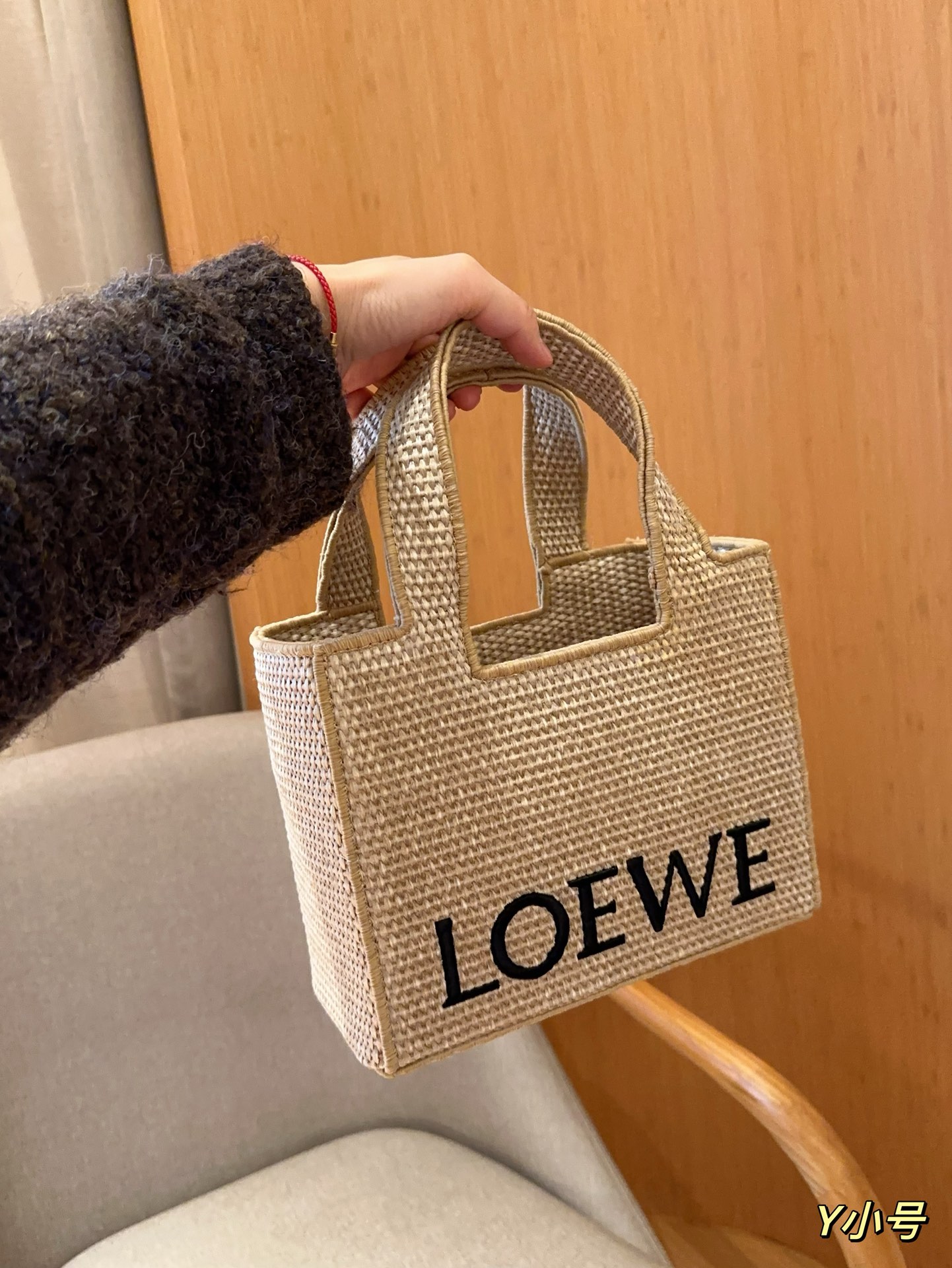 L-E Embroidered logo straw bag basket tote bag tote