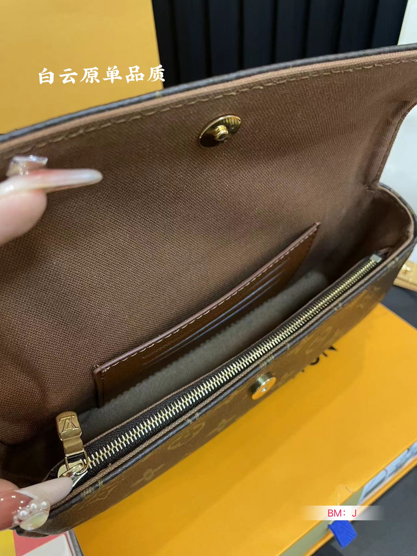 L-V 2023LV big explosion lvy big mahjong bag woc bag to hand a whole amazing live.