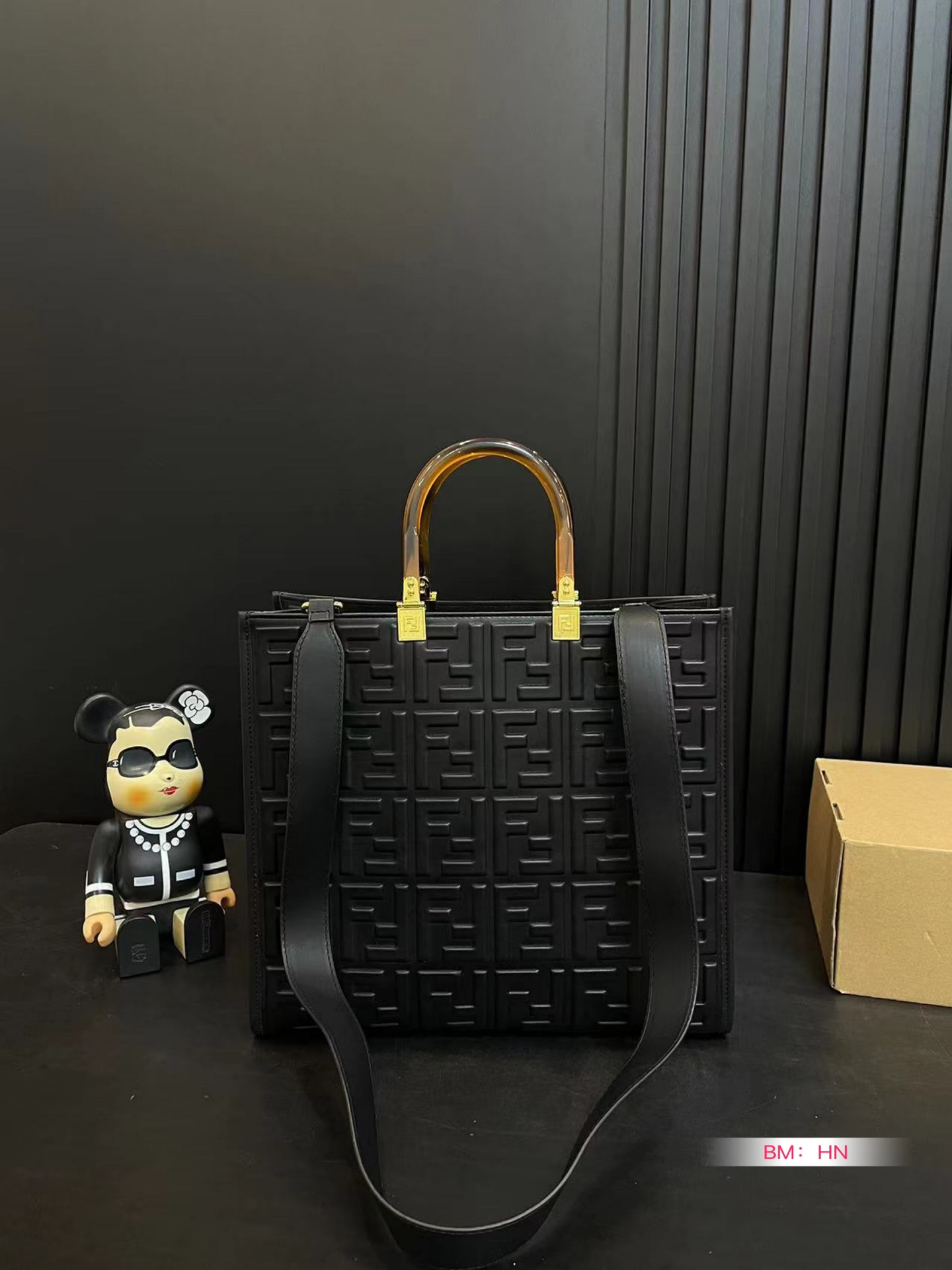 F-I Versatile and versatile, different styles can hold windbreakers with great looks.