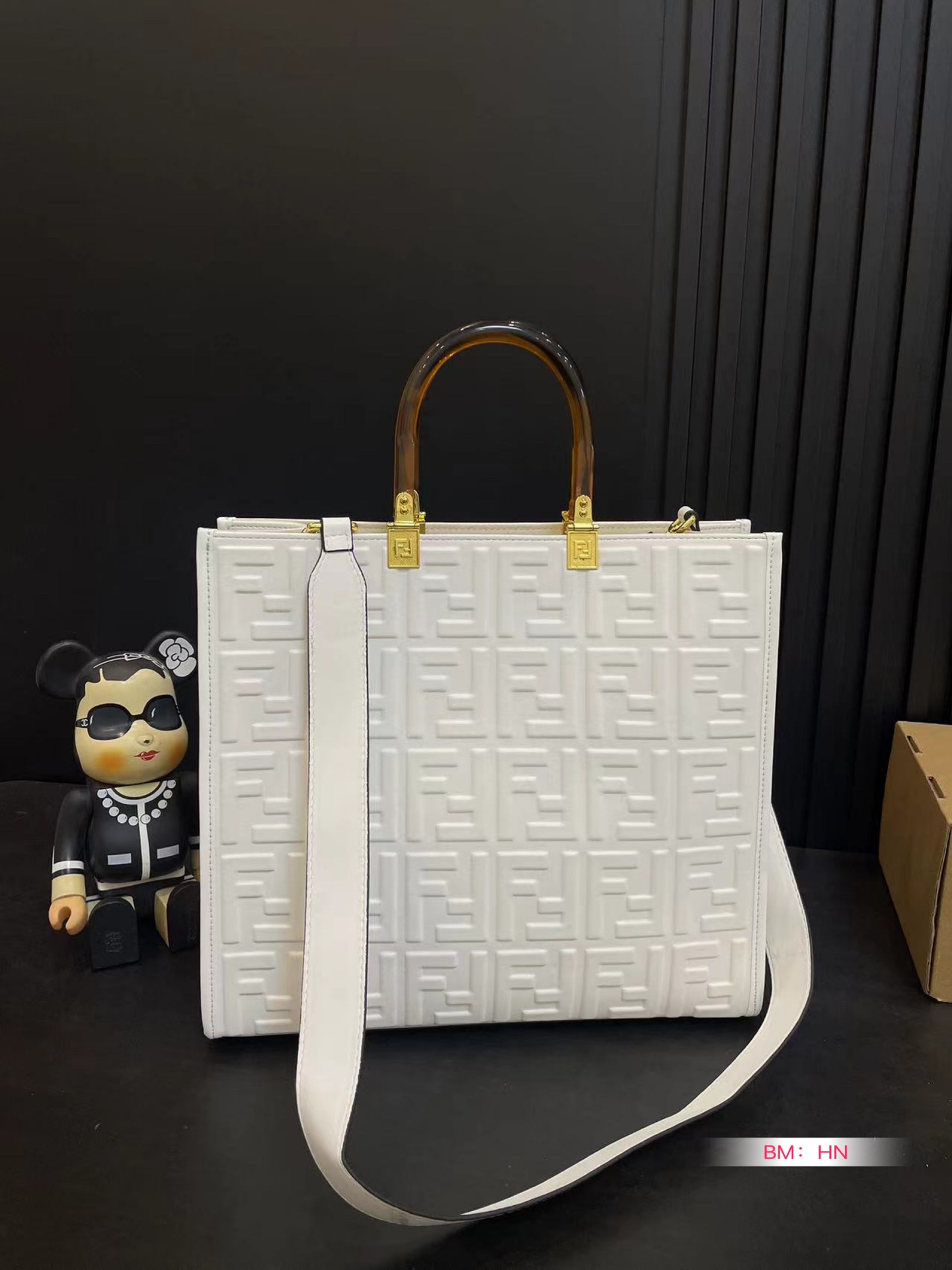 F-I Versatile and versatile, different styles can hold windbreakers with great looks.